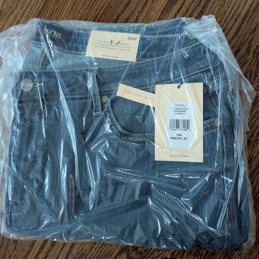 NYDJ Ami Skinny Jeans in Classic Blue